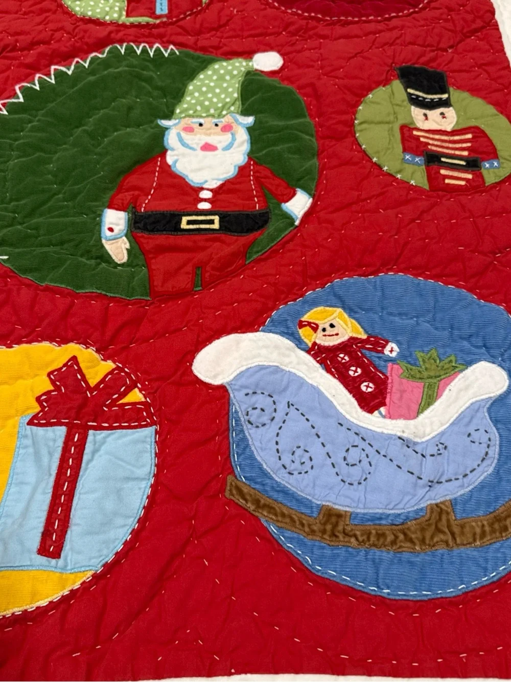 Pottery Barn Kids Reversible Christmas Quilt 48x35 Green Dot Santa VTG  Cotton